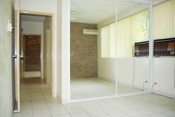 Quiet, Leafy Ludmilla Picture 2