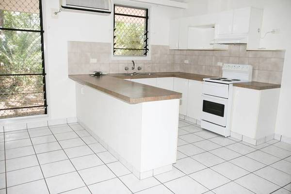 Large Home, Convenient Location Picture 2