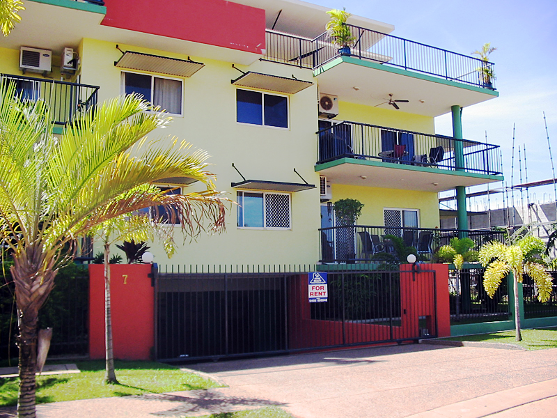 "Spacious Unit with Whitegoods & Pool " Picture 2