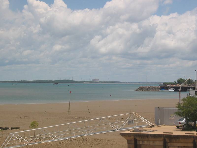 "spacious second level unit close to city" Picture 3