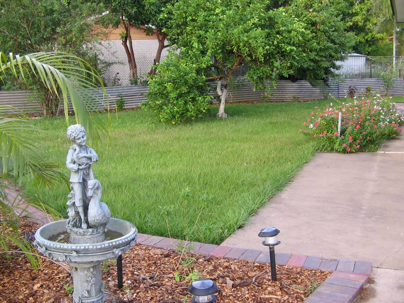Lovely ground level 3 bedroom home Picture 2