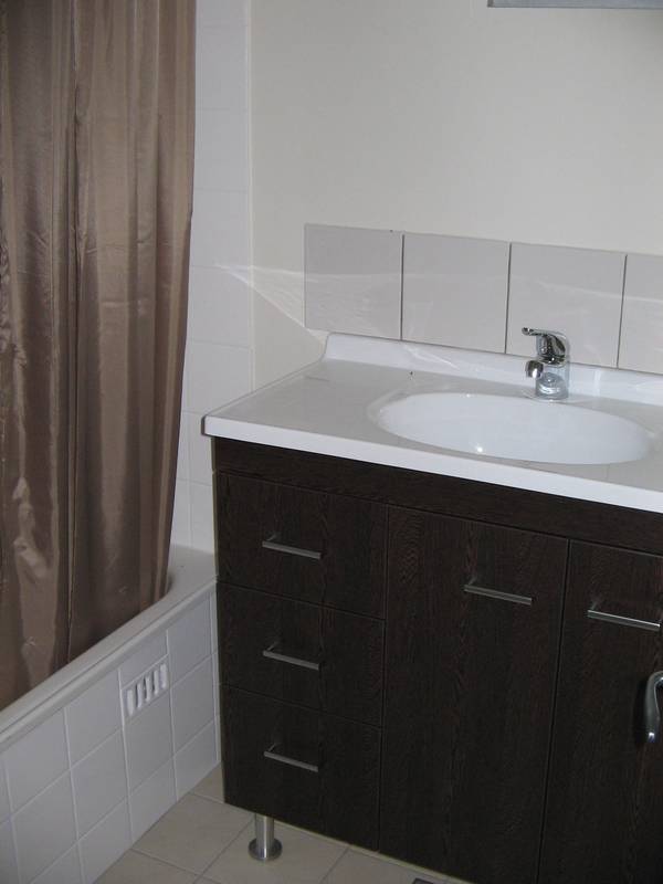 Lovely ground level 3 bedroom home Picture 3