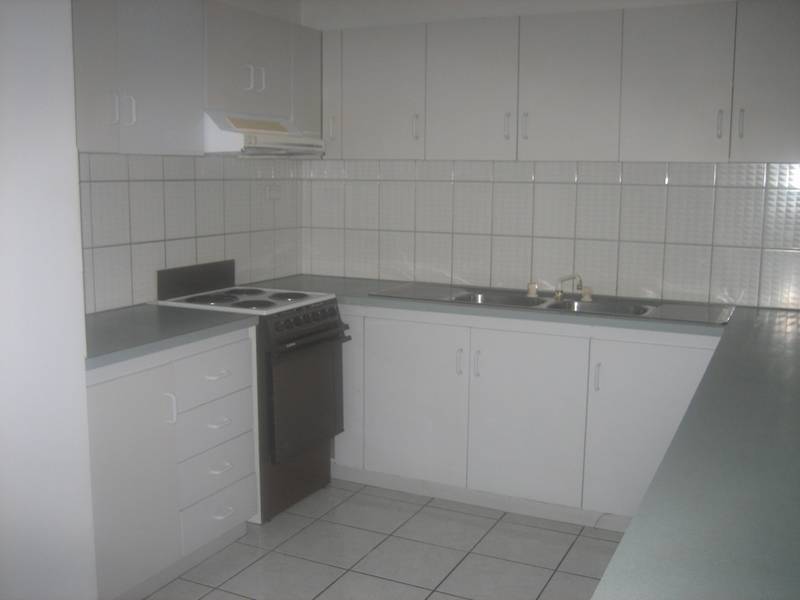 A short stroll from markets, Cullen Bay & the City Picture 2