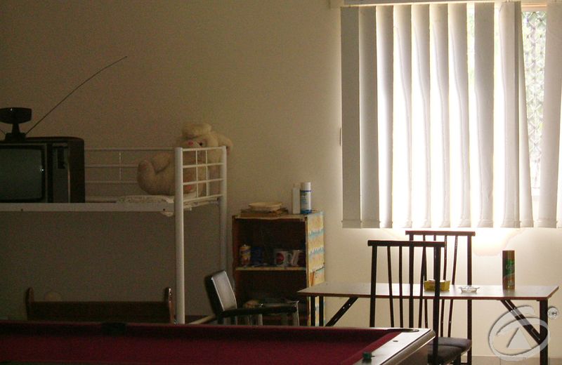 Weekender Within Metres Of The Beach! Picture 2