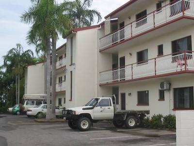 Close to shops, transport and the beach Picture