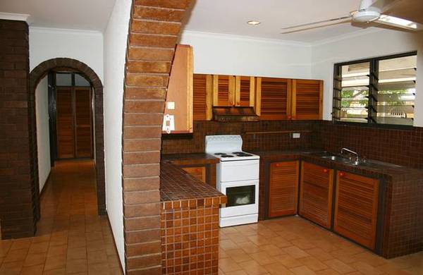 Superb Family Home Picture 3