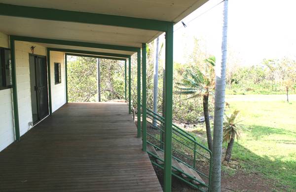 Beachfront House Picture 2