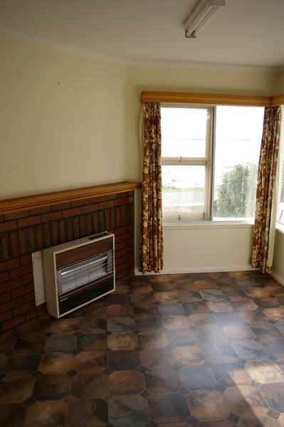 3 Bedroom Home, Virtual Waterfront Picture 3