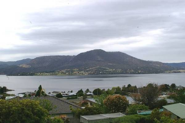 FOUR BEDROOMS AND A SPECTACULAR VIEW Picture FOUR BEDROOMS AND A SPECTACULAR VIEW Picture