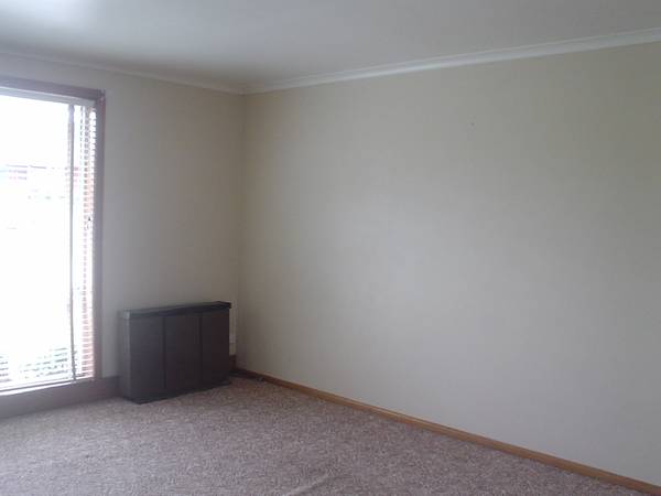 2 BEDROOM UNIT ON BUS ROUTE Picture 2 BEDROOM UNIT ON BUS ROUTE Picture