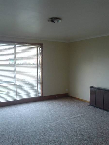 2 BEDROOM UNIT ON BUS ROUTE Picture 2 BEDROOM UNIT ON BUS ROUTE Picture