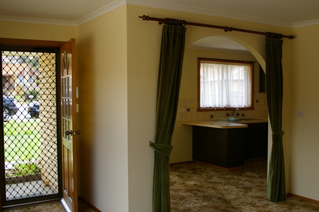 PRIVATE AND QUIET CUL-DE-SAC LOCATION Picture 3