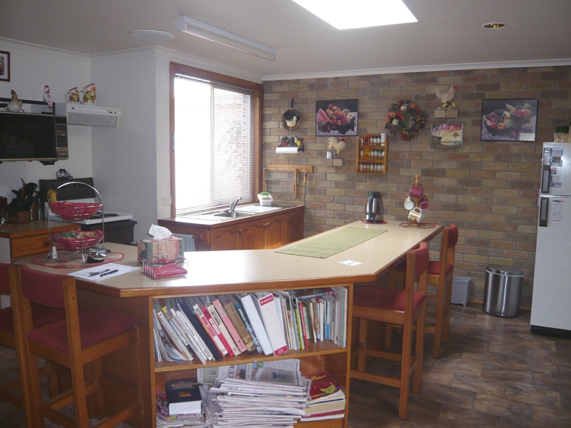 MOVE STRAIGHT IN Picture 3