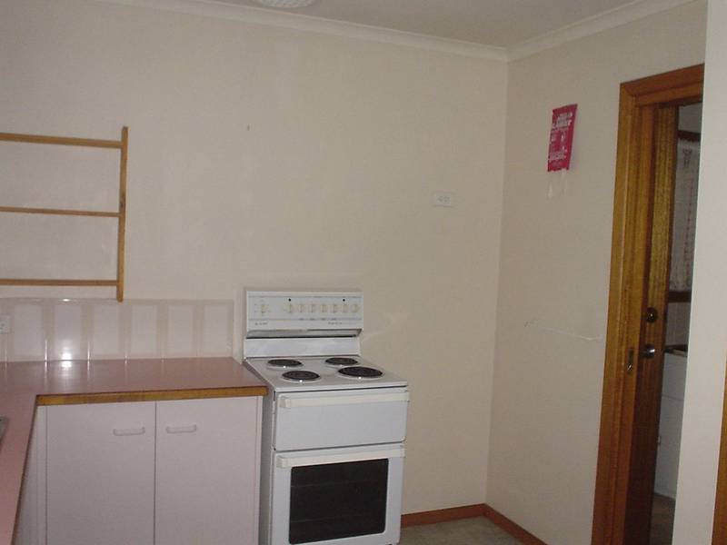 2 BEDROOM VILLA UNIT IN CENTRAL LOCATION Picture