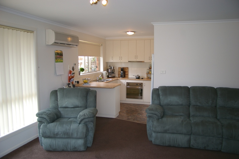 CENTRAL YET PRIVATE Picture 2