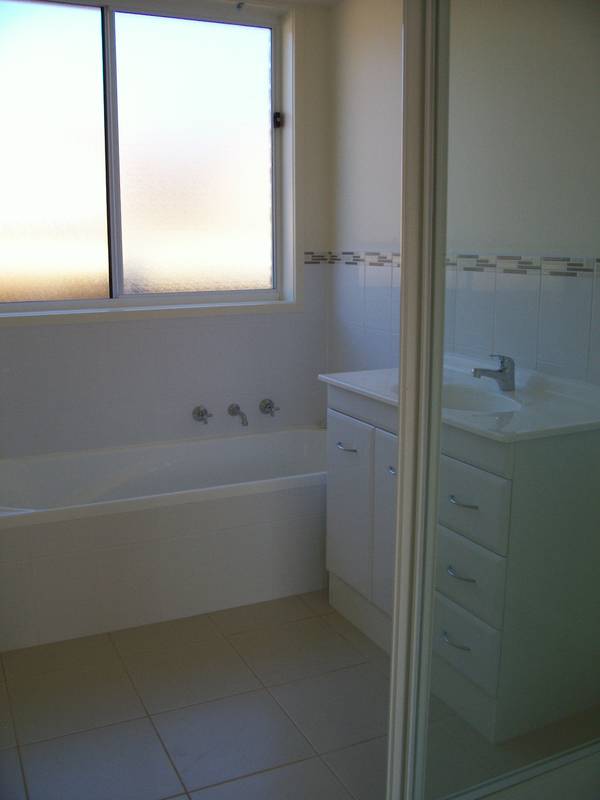 BRAND NEW 3 BEDROOM FAMILY HOME Picture 3