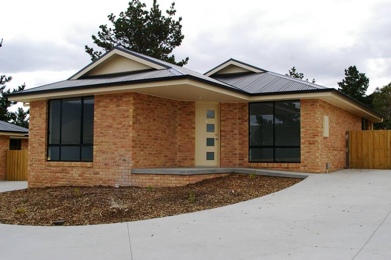 SPACIOUS LIVING AREAS AND DOUBLE BEDROOMS Picture 1