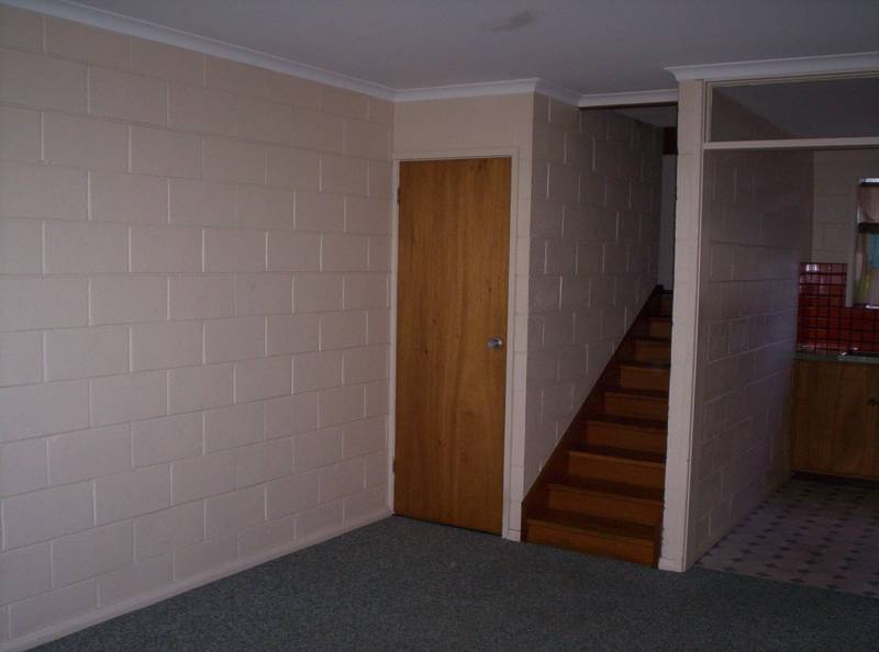 1 BEDROOM TOWNHOUSE Picture 2