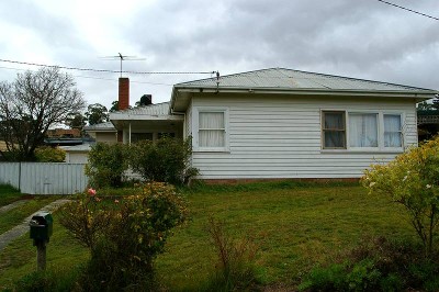 LOOK BEYOND THE EXTERIOR - 4 BEDROOMS Picture LOOK BEYOND THE EXTERIOR - 4 BEDROOMS Picture