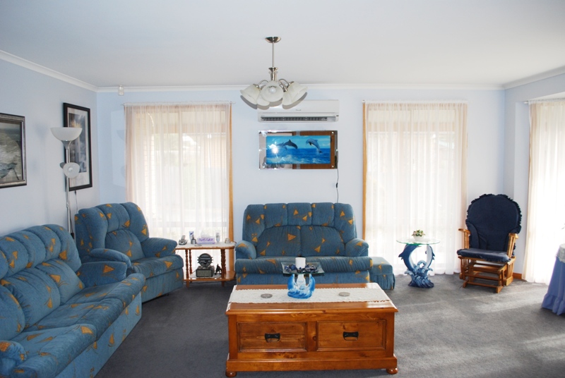 LOCATION, LOCATION Picture 2