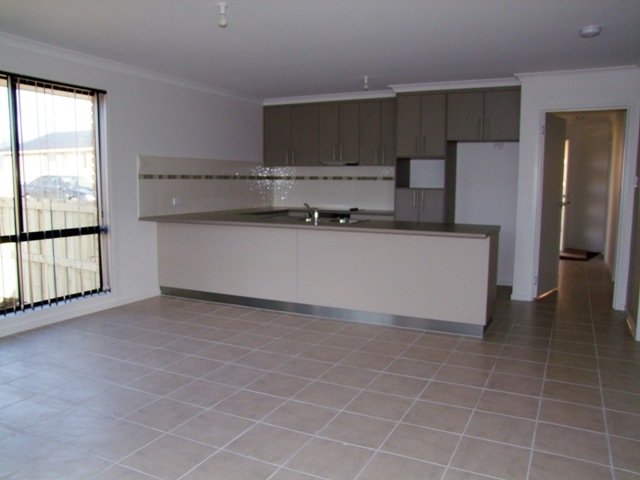 BRAND NEW WITH SPECTACULAR VIEWS Picture 1