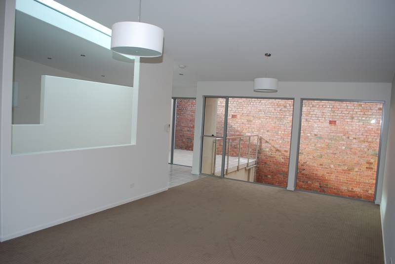 BRAND NEW 2 BEDROOM TOWN HOUSE - FEATURE PACKED Picture 2