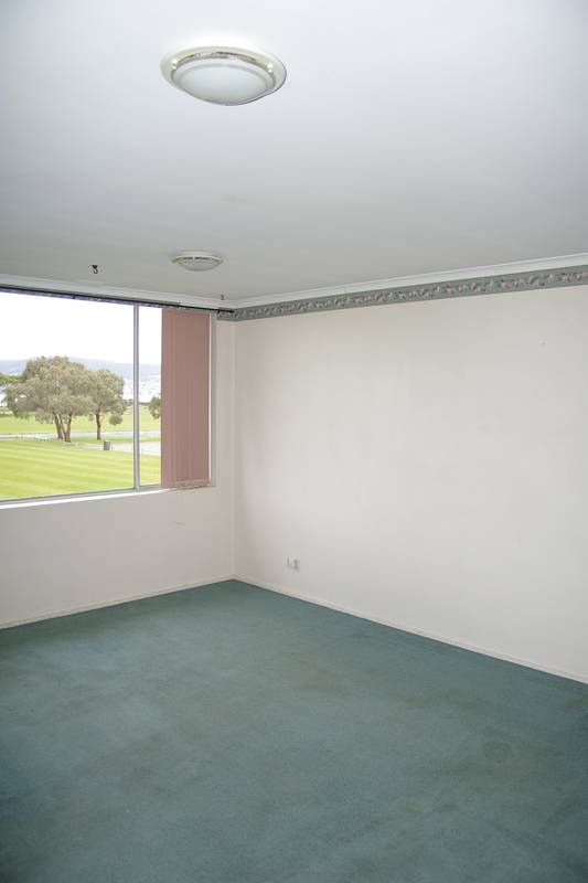 LIGHT FILLED 2 BEDROOM UNIT Picture 2