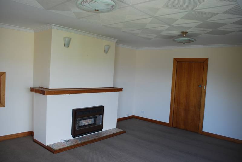 4 BEDROOM HOME Picture 3