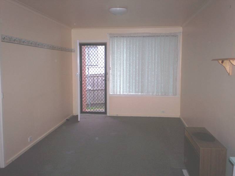 2 BEDROOM UNIT Picture 3