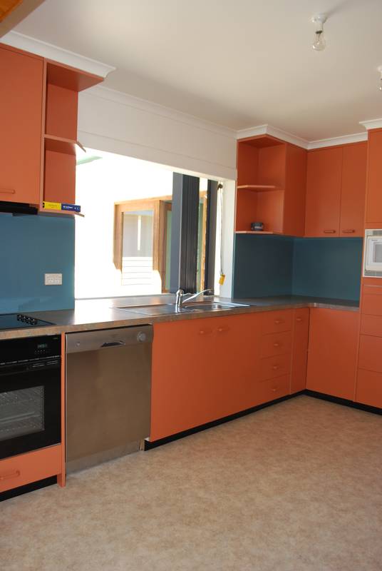 Huge 4 Bedroom House - 2 Homes In 1! Picture 2