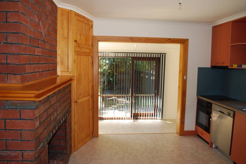 Huge 4 Bedroom House - 2 Homes In 1! Picture 3