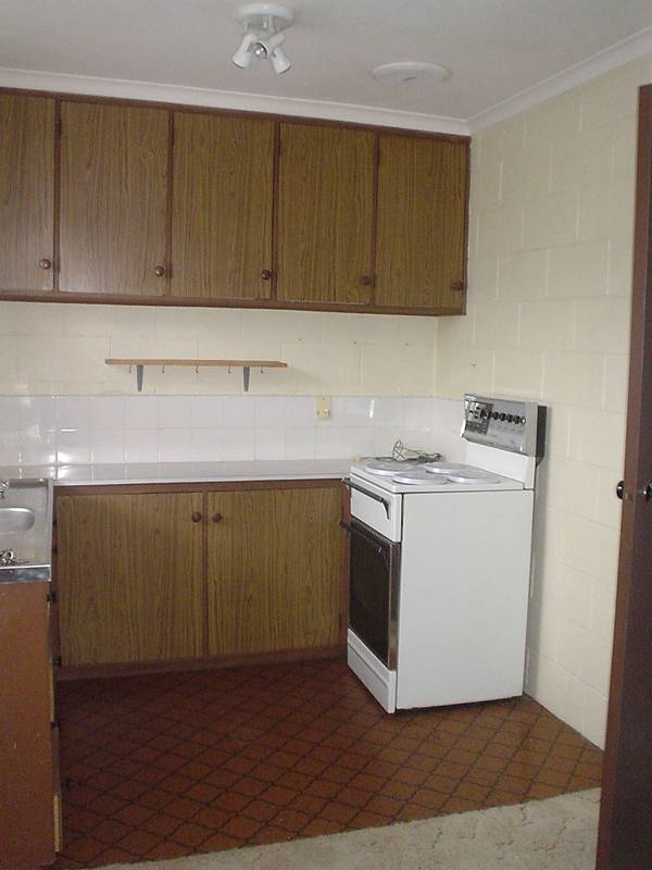 Neat 2 Bedroom Unit Picture 2