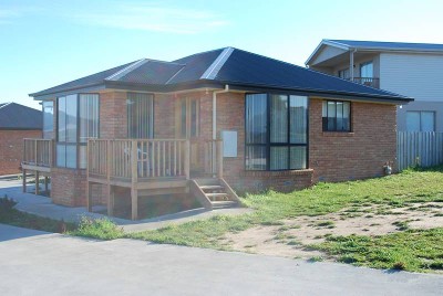 2 BEDROOM WITH WATER VIEWS Picture 2 BEDROOM WITH WATER VIEWS Picture