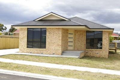 BRAND NEW 3 BEDROOM HOME Picture