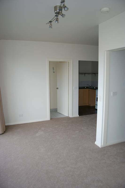 EXECUTIVE 1 BEDROOM UNIT Picture 3