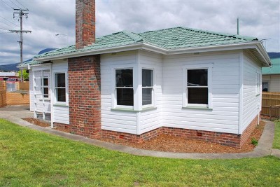 2 BEDROOM RENOVATED HOME Picture