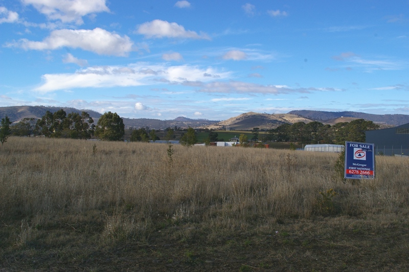 INDUSTRIAL LAND Picture 1