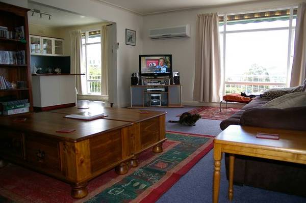 INSIDE ARE HIDDEN TREASURES - COME AND SEE Picture 3