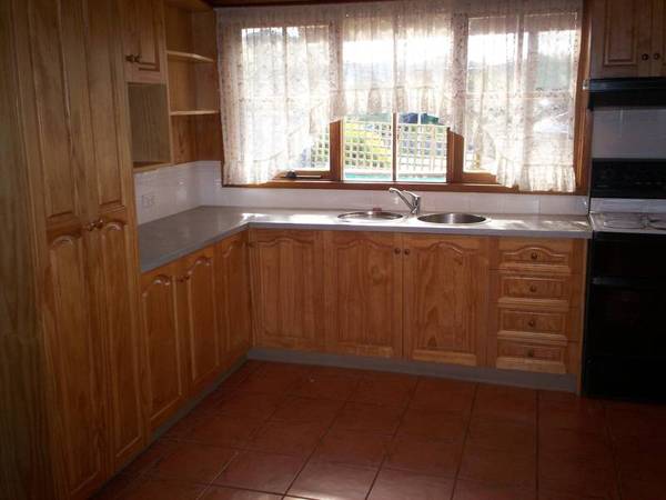 3 BEDROOM CHARACTER HOME! Picture 3