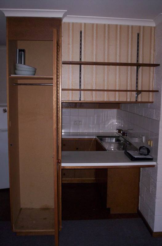 AFFORDABLE 2 BEDROOM APPARTMENT! Picture 3