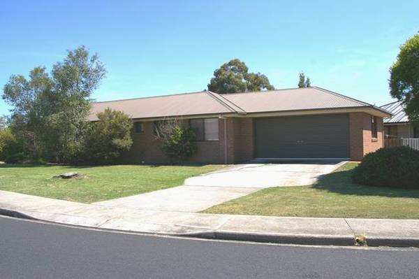 IDEAL FAMILY HOME Picture 1