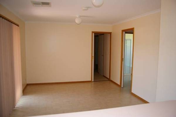 IDEAL FAMILY HOME Picture 3