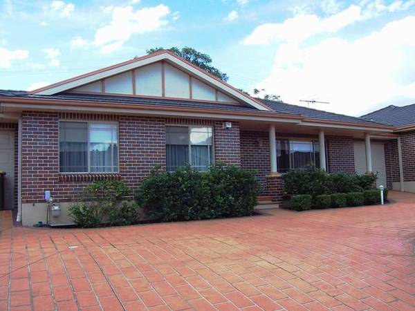 LOOKING FOR QUALITY, DON'T MISS THIS Picture 1