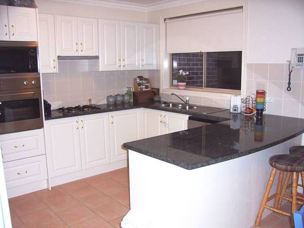 LOOKING FOR QUALITY, DON'T MISS THIS Picture 2