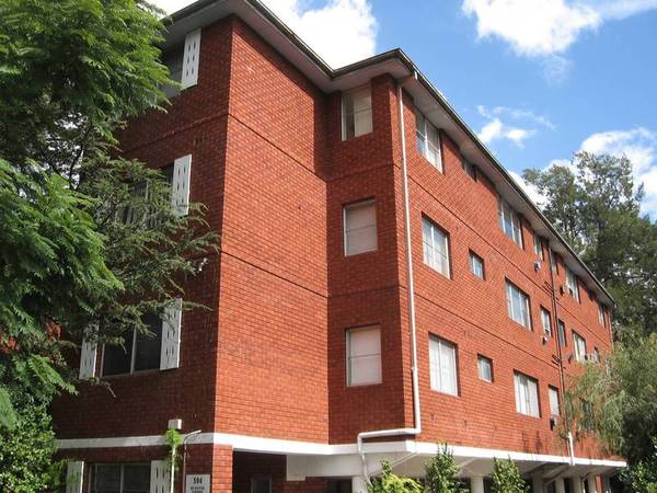 INVESTOR OR 1st HOME BUYER SPECIAL Picture 1