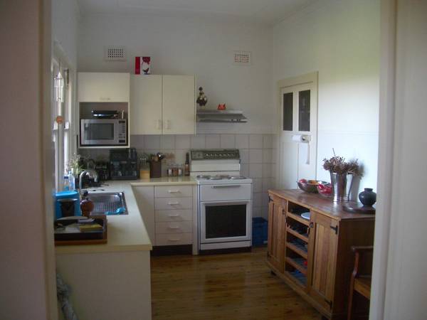 FULLY RENOVATED 3 BEDROOM HOME + STUDY Picture 3