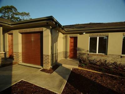 BRAND NEW 3 BEDROOM VILLA - WALK TO STATION Picture