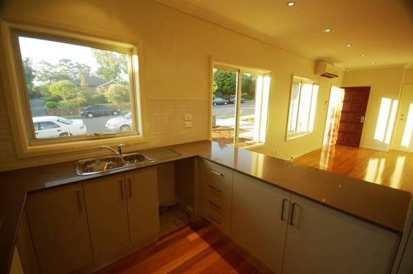 ONLY 1 REMAINING Picture 3