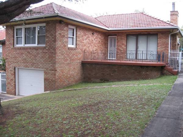 FULLY RENOVATED 4 BEDROOM FULL BRICK HOME Picture 1