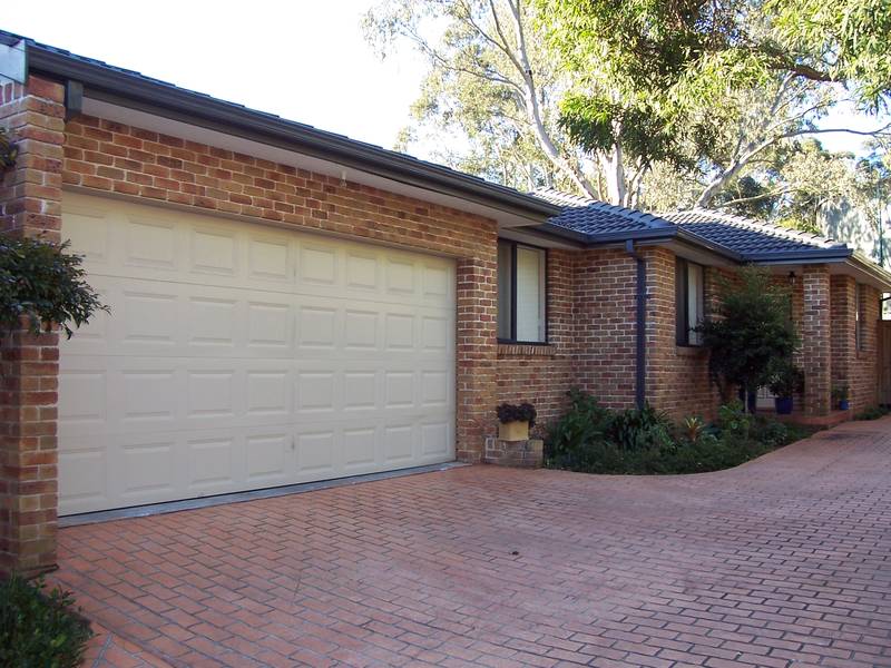 MODERN VILLA WITH DOUBLE GARAGE Picture 1